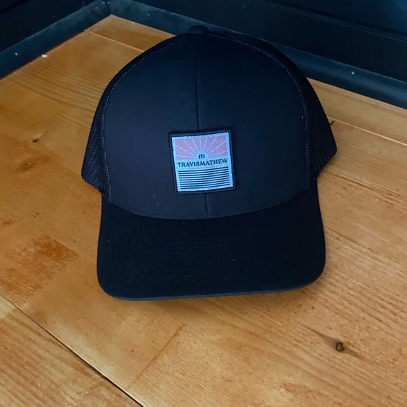 Travis mathew hats - Picture 12 of 14